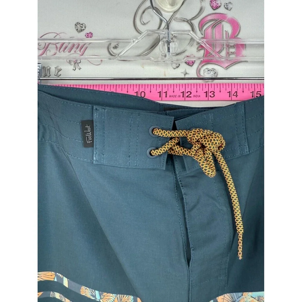Far west swim board shorts mushroom Men's Floral Stripe Board Shorts - Navy